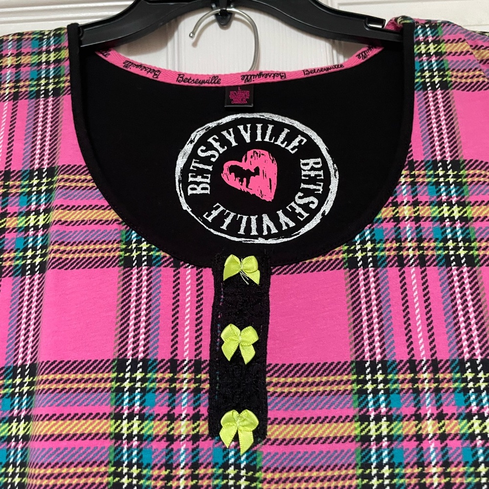 Betseyville women sz large PJ set pink/black/green plaid. 2 piece set new w tags